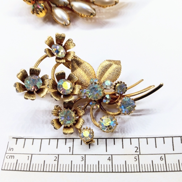 Vintage 2 Brooch Lot Plus Bonus Earrings - Picture 6 of 7
